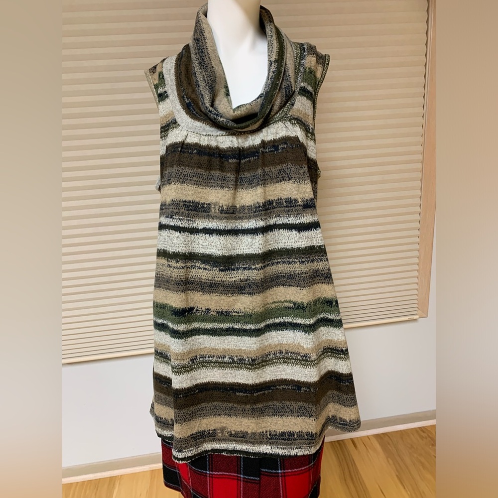 NWT Papa Vancouver Women’s Top with Side Pockets Size:M Tan khaki brown